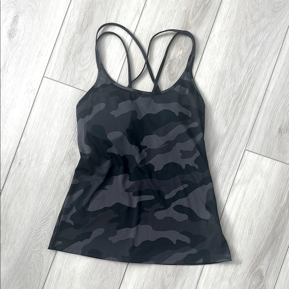 Old Navy Powersoft Camo Sports Bra Tank Top Women’s Small EUC
